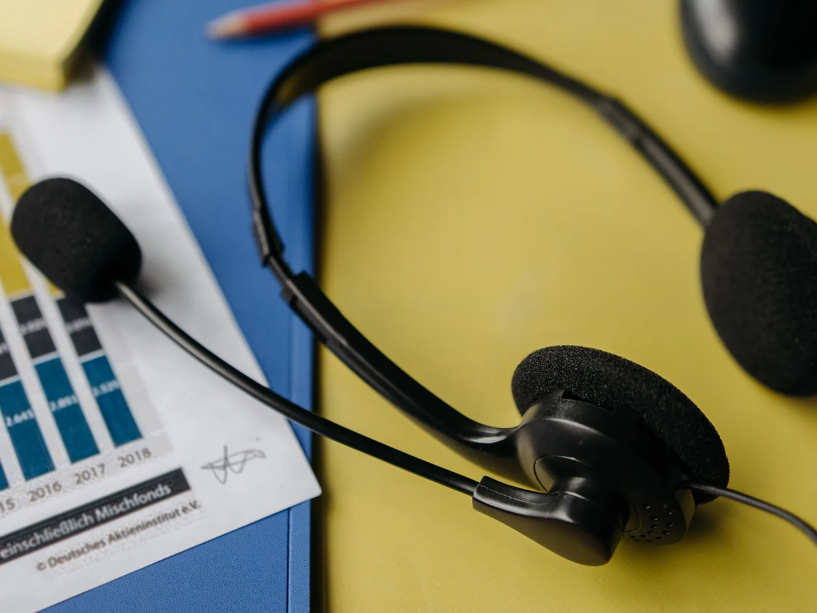 What Is a Good Voice Bot Abandonment Rate? Benchmarks, Root Cause Analysis, and How to Fix It (2026) - Ringlyn AI voice agent blog